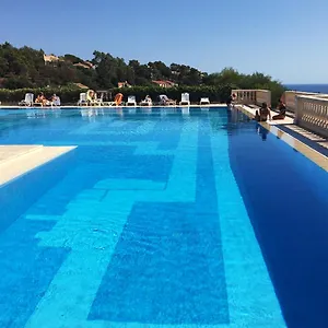 https://apt-la-corniche-810-les-issambres-f.fr-provencehotel.com